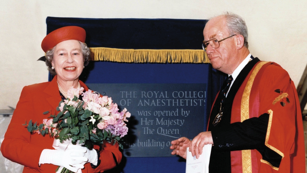 HM the Queen opens Russell Sq